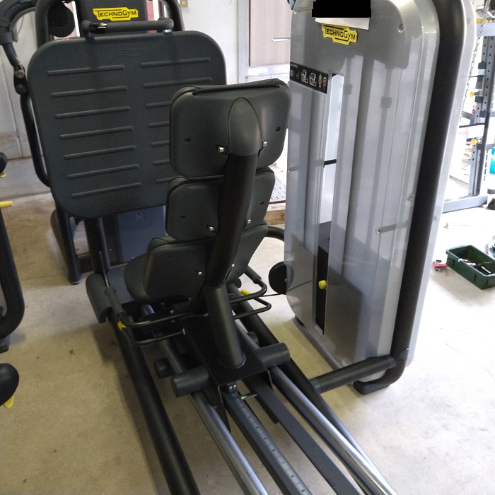 TECHNOGYM レッグプレス